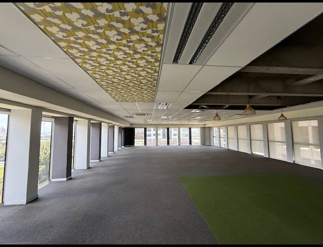 383.50M² OFFICE TO LET IN FORESHORE